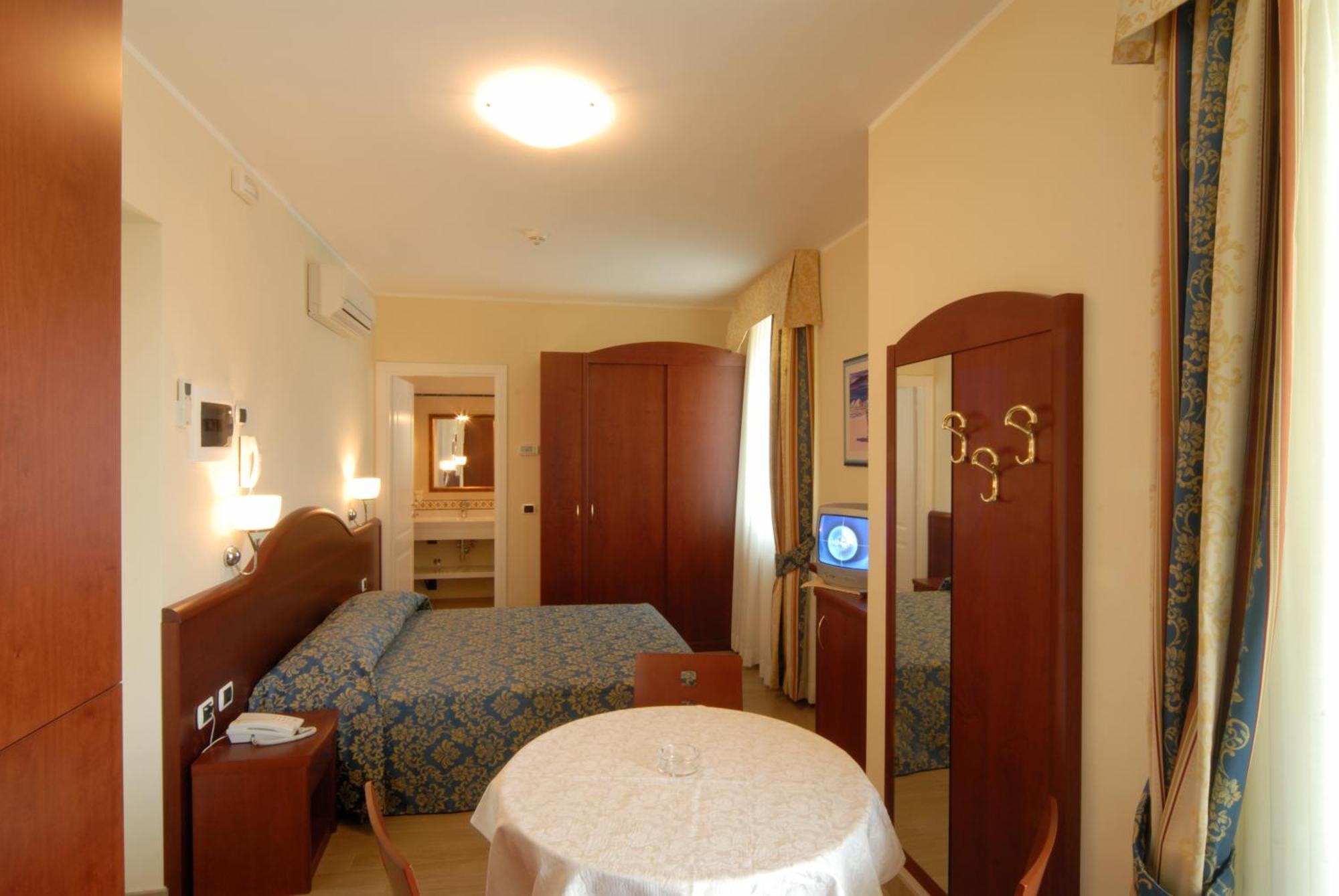 Residence Costa Smeralda Grottammare Eksteriør bilde