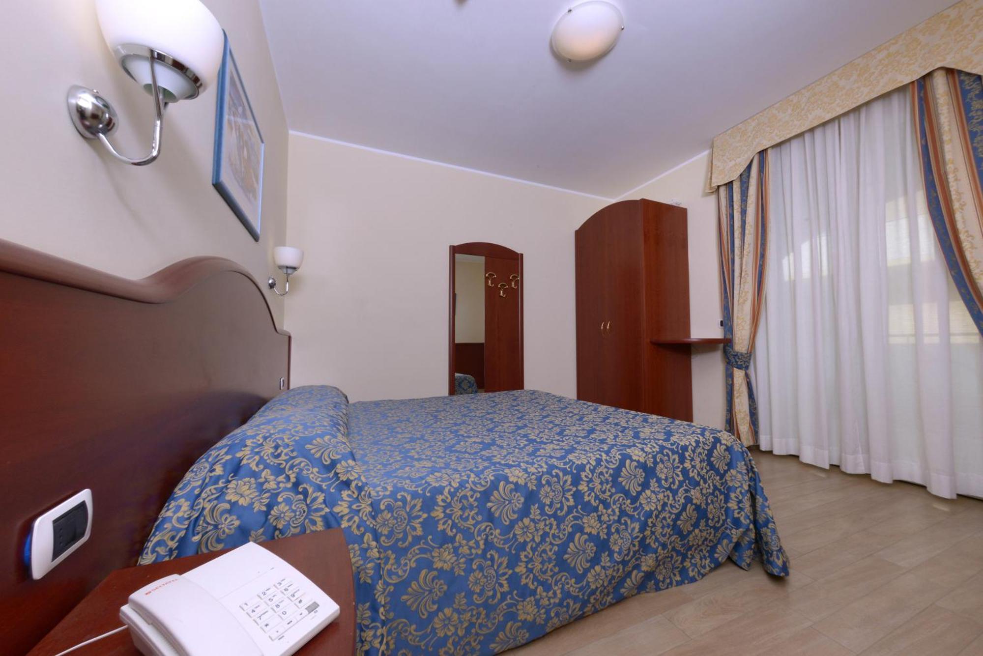 Residence Costa Smeralda Grottammare Eksteriør bilde