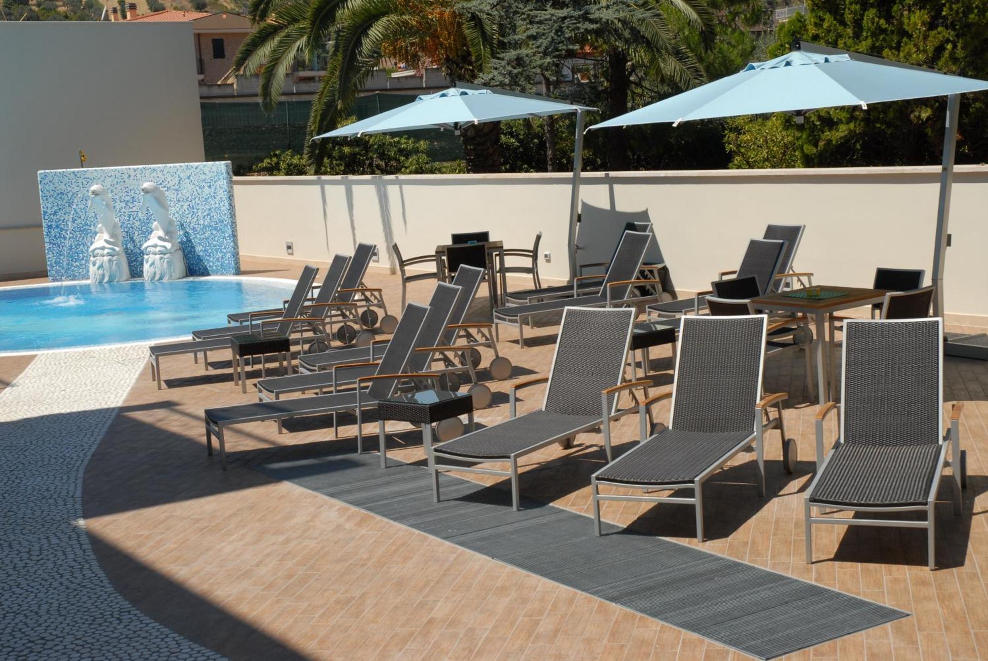 Residence Costa Smeralda Grottammare Eksteriør bilde