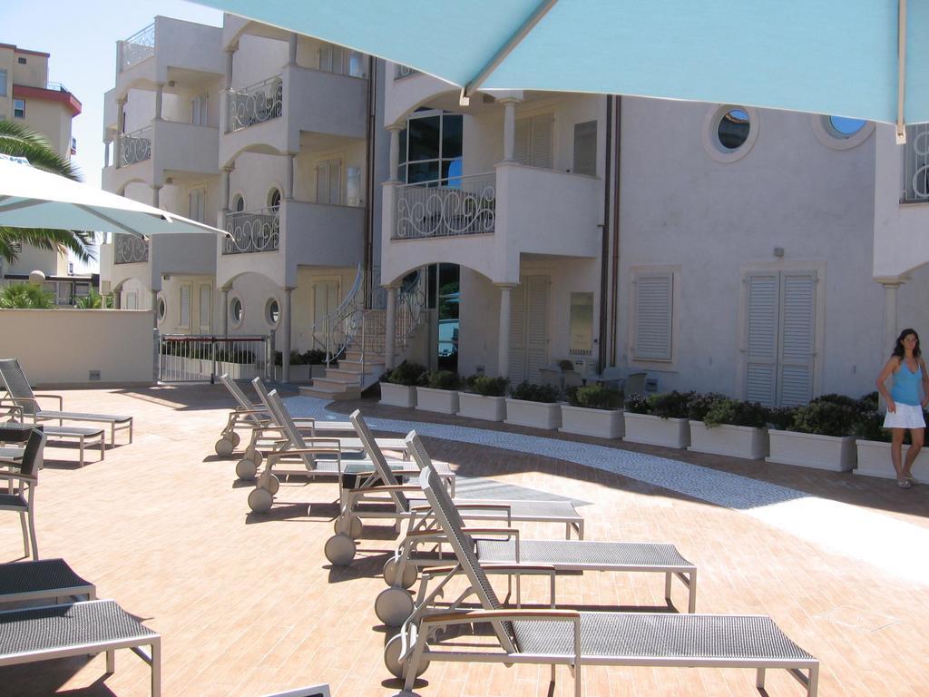 Residence Costa Smeralda Grottammare Eksteriør bilde