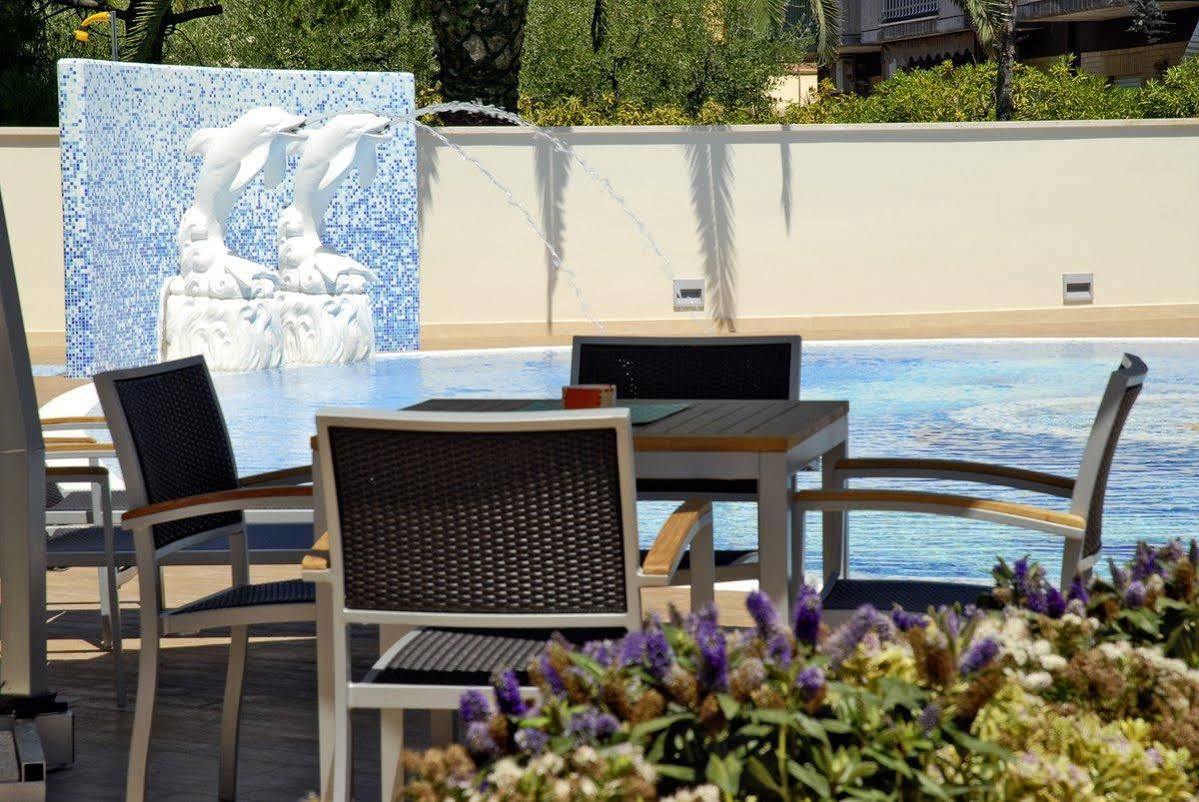 Residence Costa Smeralda Grottammare Eksteriør bilde
