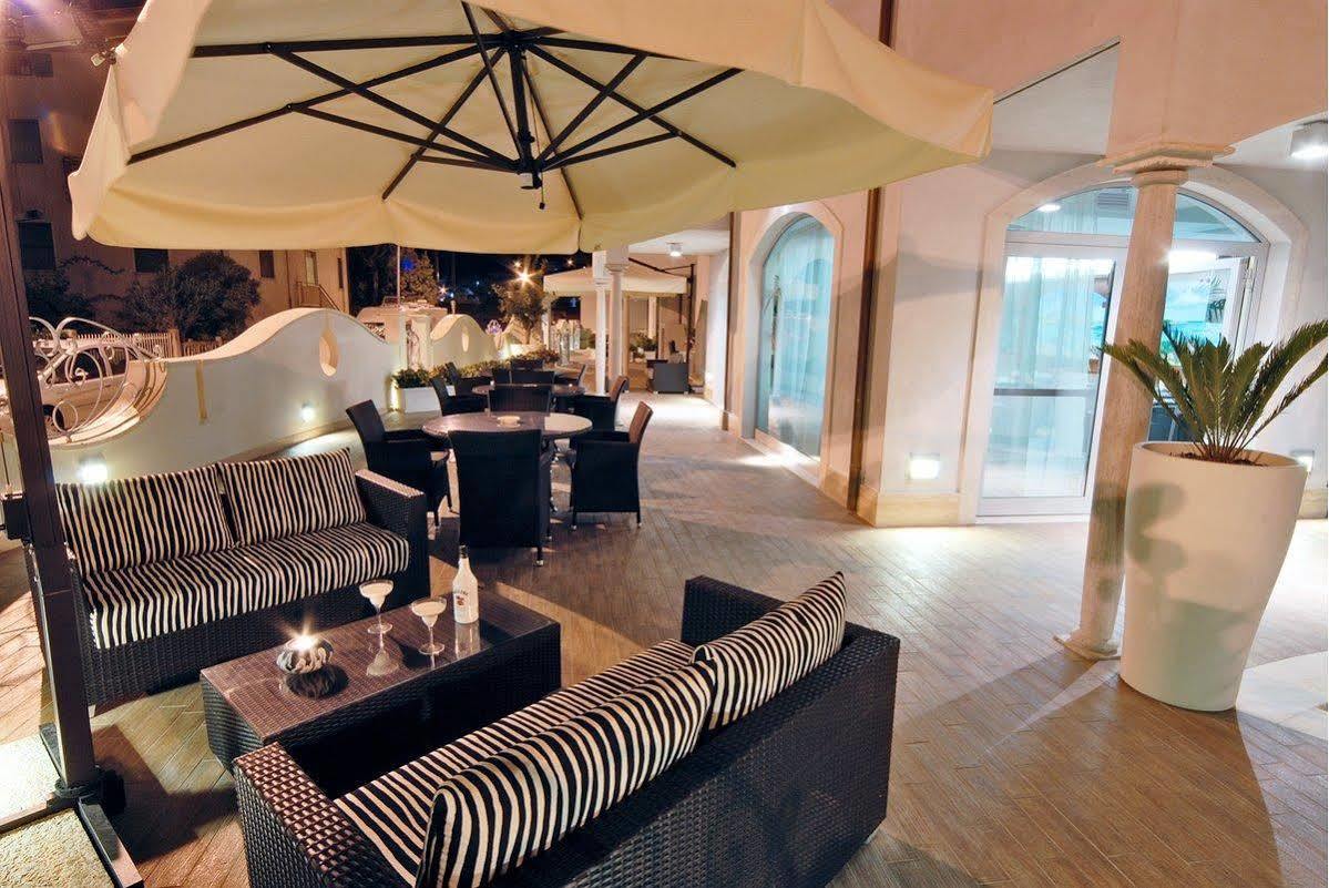 Residence Costa Smeralda Grottammare Eksteriør bilde